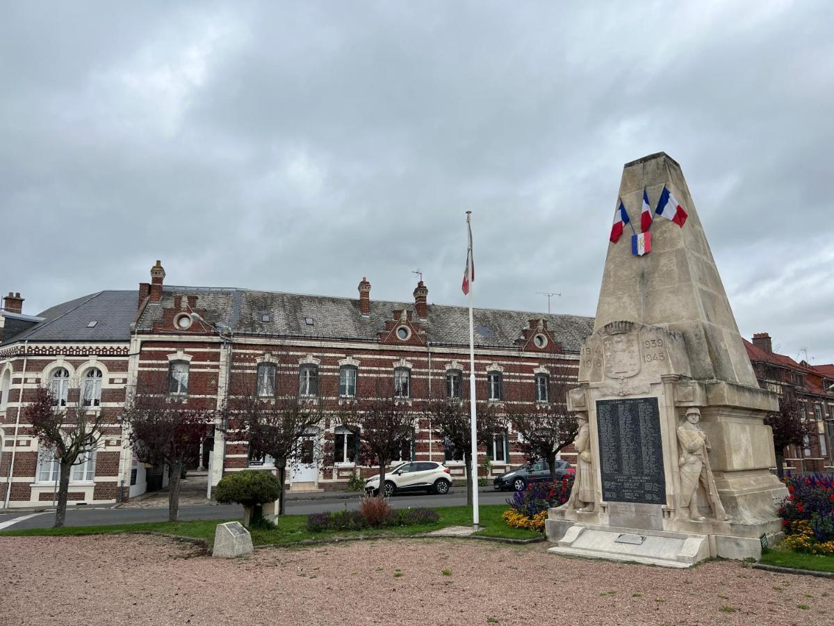 Le Conde Hotel Montdidier  Luaran gambar